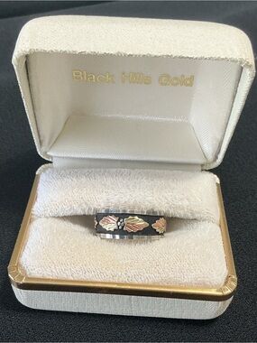 Black Hills Gold 925 Sterling Antiqued Leaf Ring 5.5 with Box